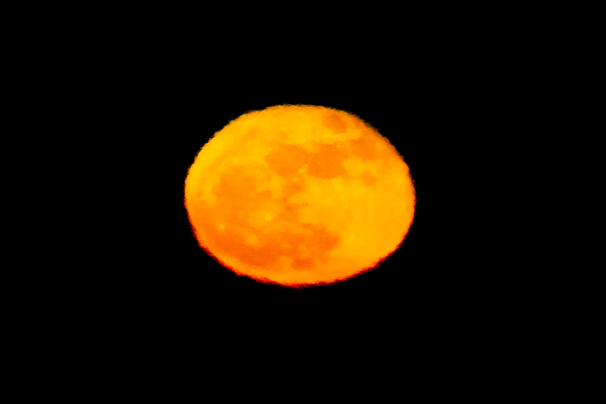 Moon-refraction-2M.gif