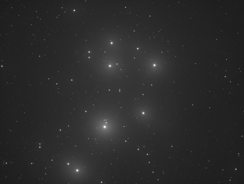 M45_120sec_Light_2017-11-16_010558_Lum_frame11_-20C_amb_1,7C.jpg