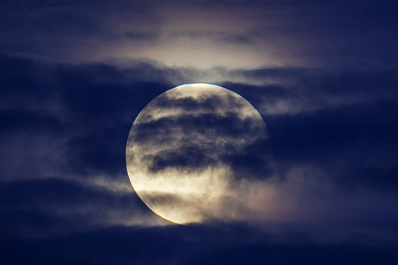 _MG_8628-2M.jpg (523.25 KiB) Viewed 5325 times Sista 10-15 minuterna av förmörkelsen